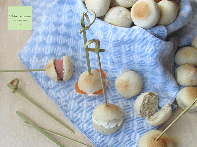 gefüllte Mini-Brötchen