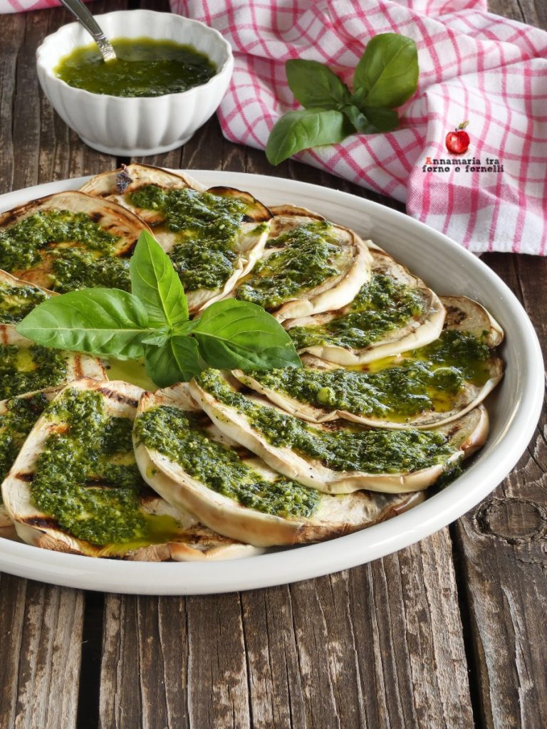 gegrillte Auberginen mit Basilikum-Zitronenöl