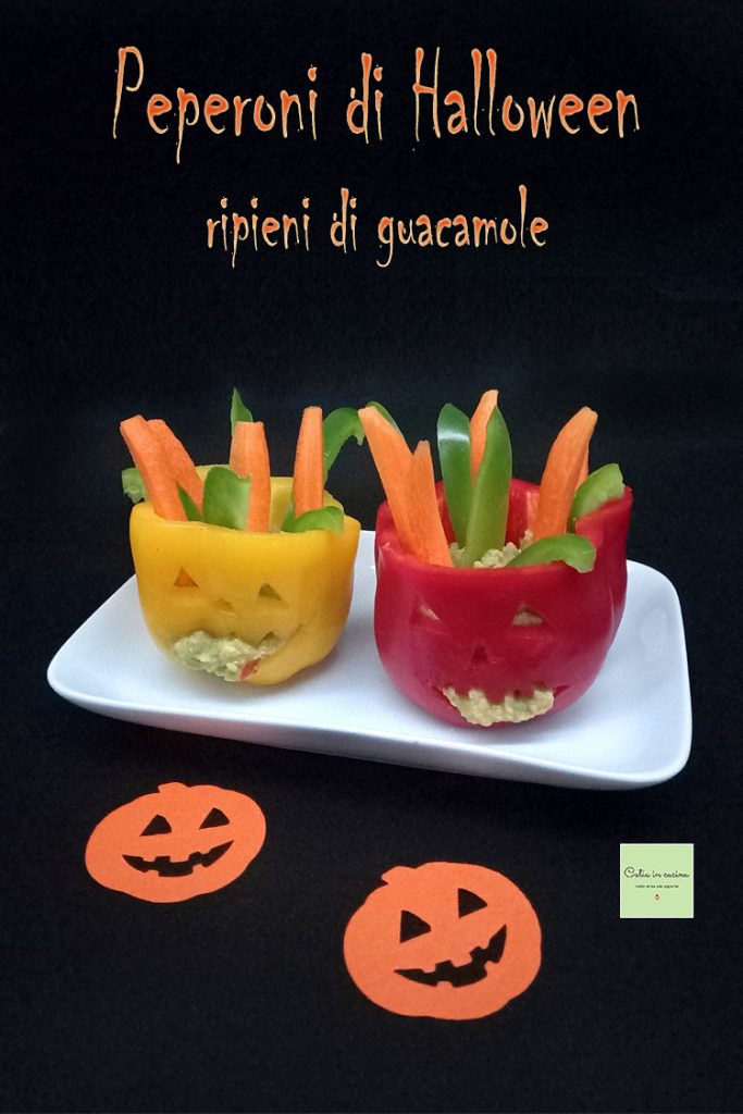 Halloween Paprika gefüllt mit Guacamole