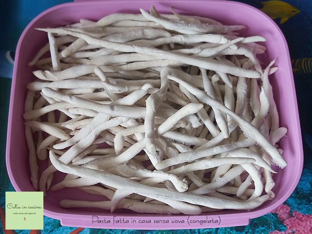 hausgemachte Pasta ohne Eier (gefroren)