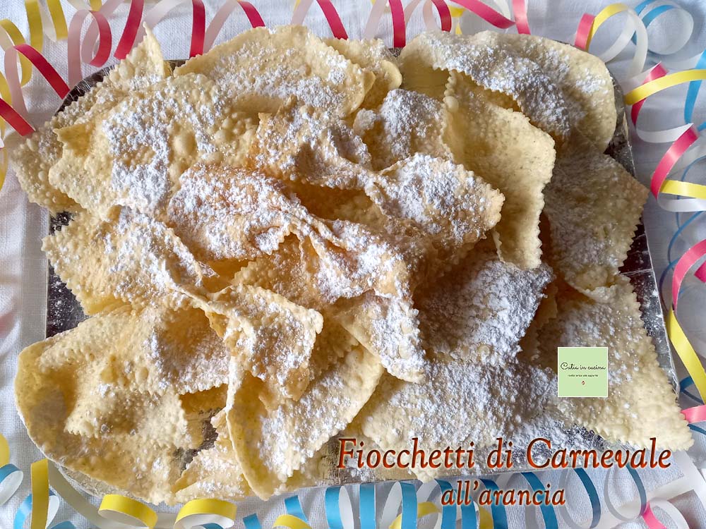 Karnevalsflocken mit Orangensaft