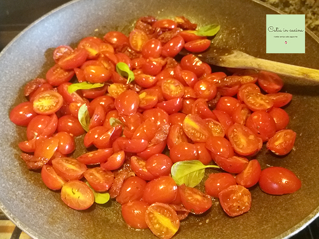 Kirschtomaten für Calamarata