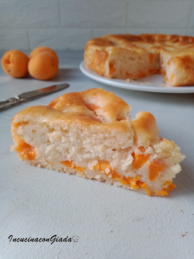 Kuchen mit Aprikosen