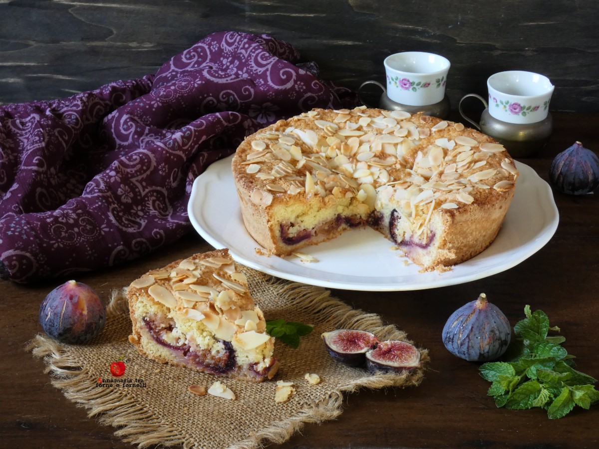 Kuchen mit Feigen und Mandeln
