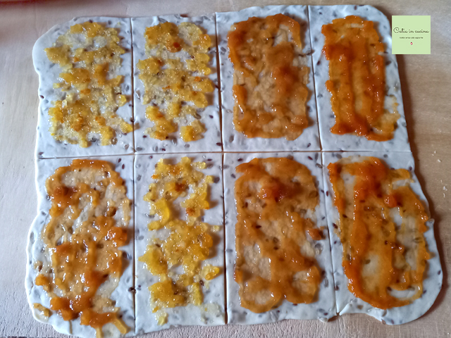 Marmelade auf dem Teig verteilen