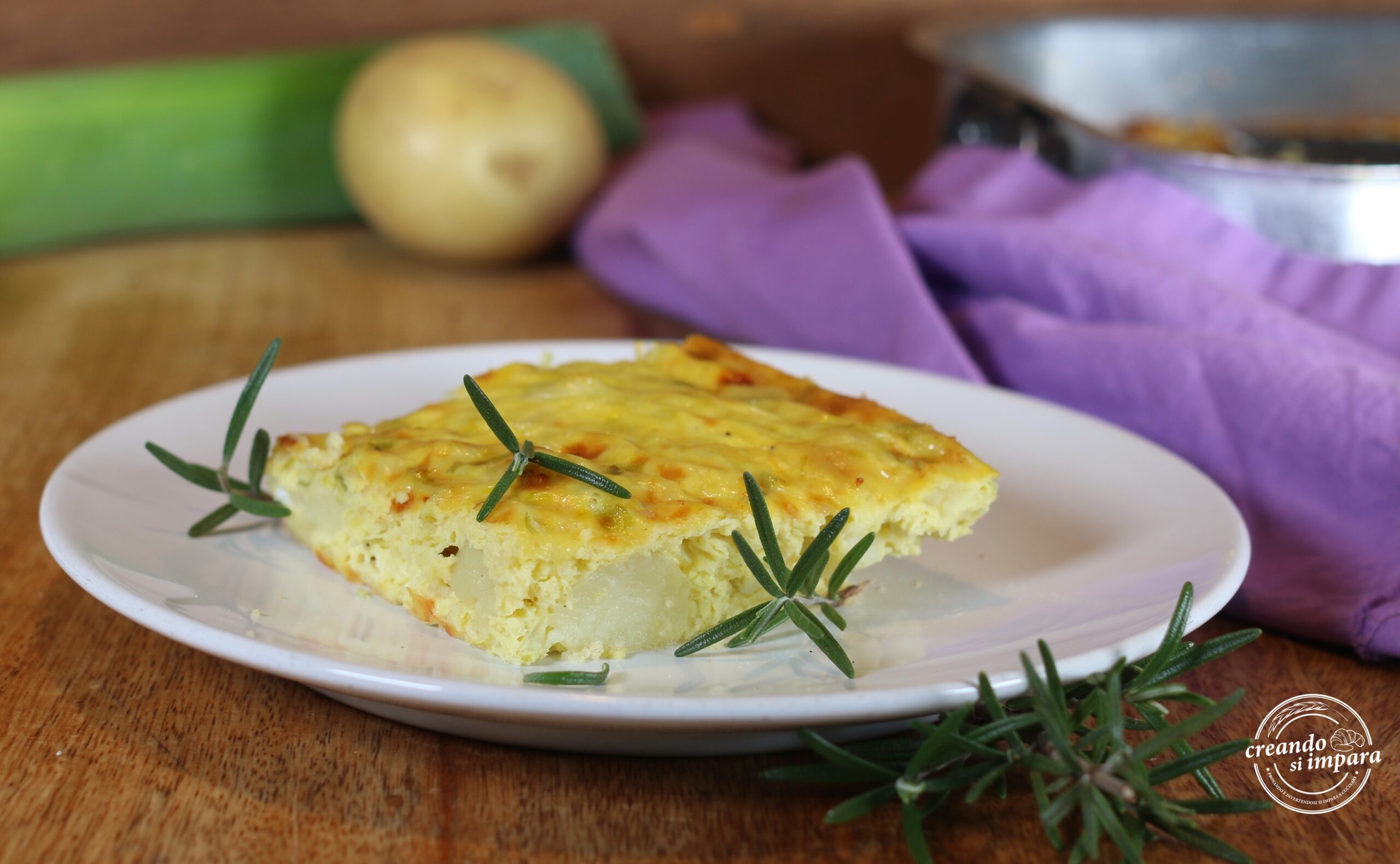 Im Ofen gebackenes Omelett mit Kartoffeln und Lauch: das einfache und leichte Rezept