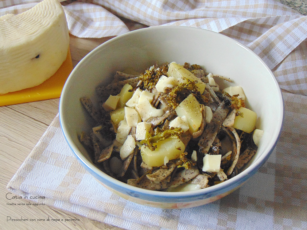 Pizzoccheri mit Stängelkohl und Pecorino mit Pfeffer