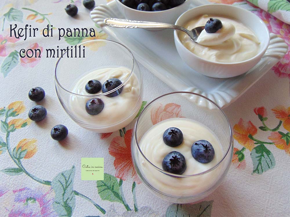 Sahnekefir mit Heidelbeeren