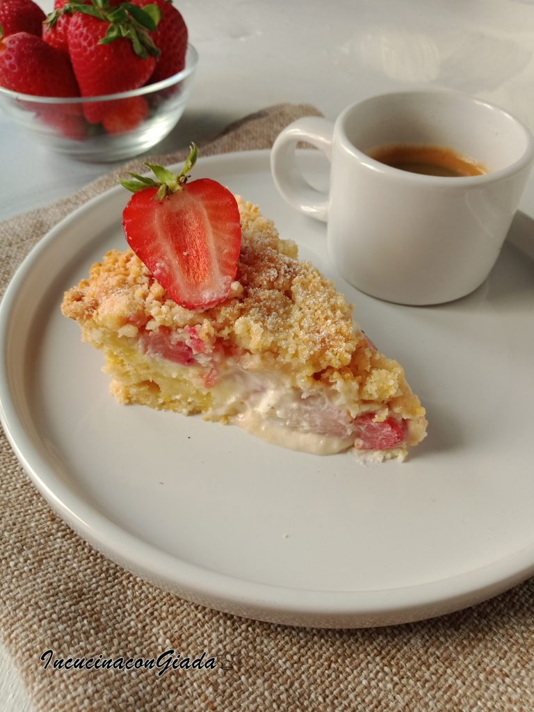 Streuselkuchen mit Erdbeeren und Mascarpone
