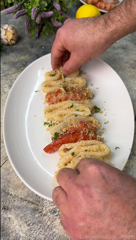 spiedini di calamari e gamberoni in friggitrice ad aria
