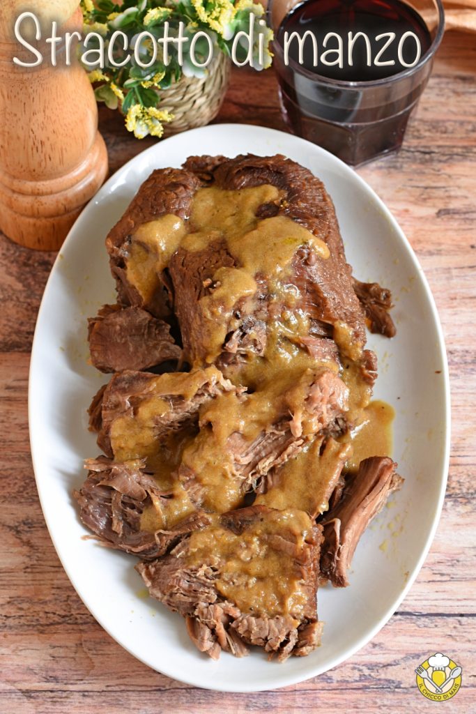 v_ geschmorter Rinderschmorbraten, der zerfällt, einfaches Rezept für sehr zartes Fleisch ohne Tomaten, langsames Kochen oder Schnellkochtopf, il chicco di mais