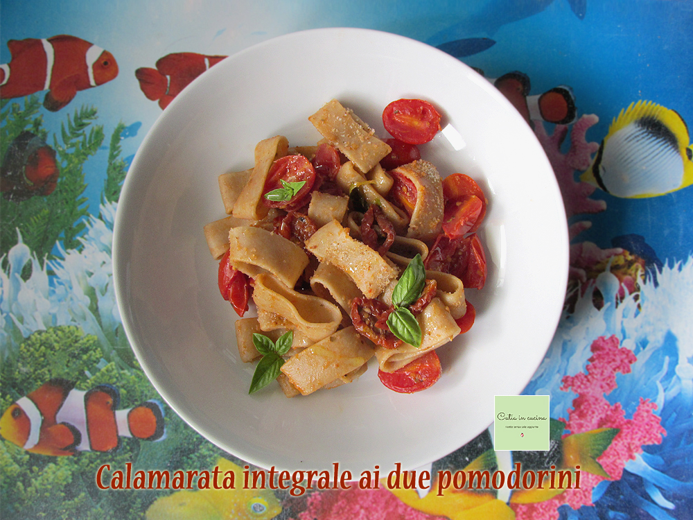 Vollkorn-Calamarata mit zweierlei Kirschtomaten