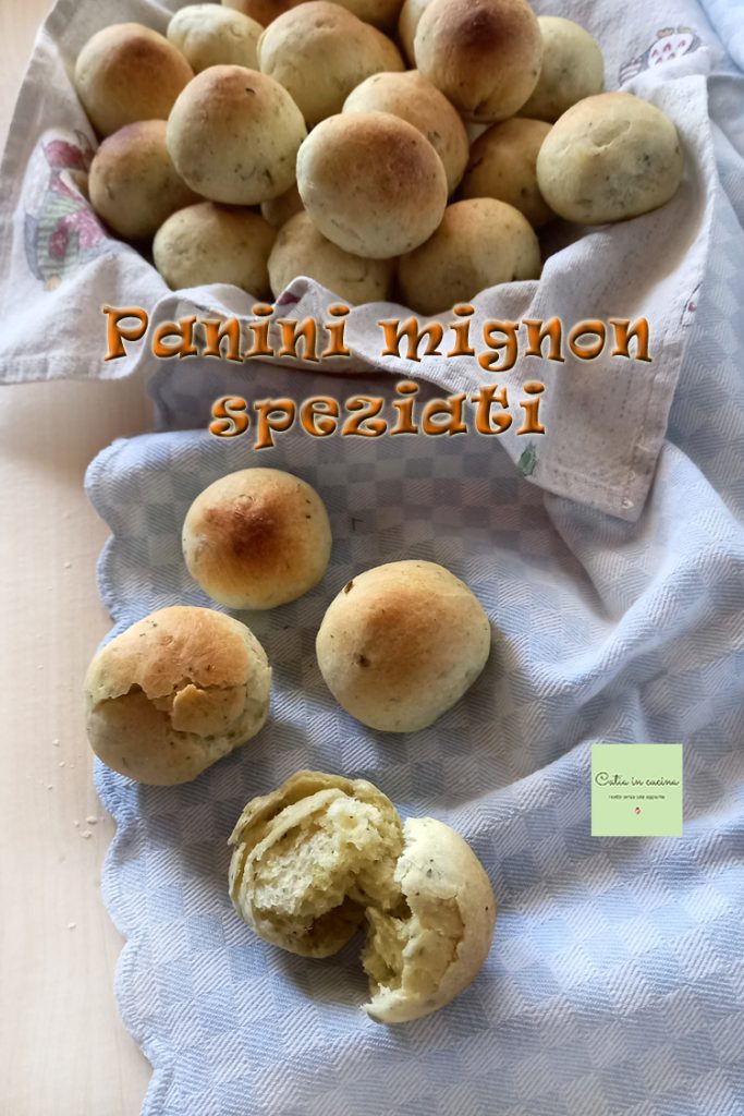 würzige Mini-Brötchen