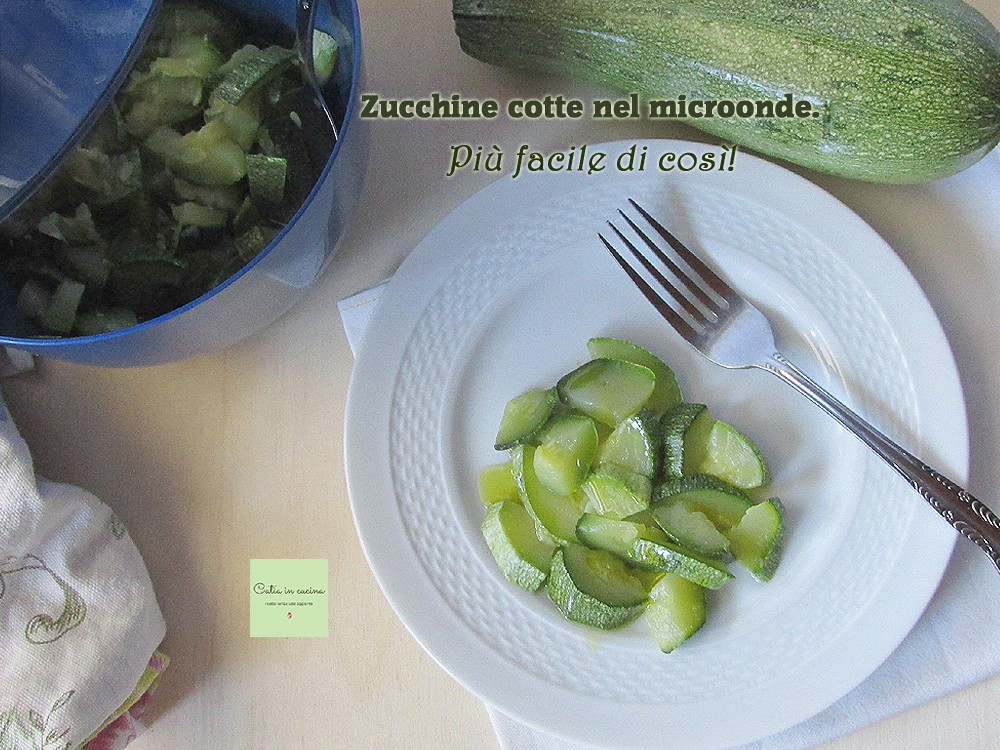 in der Mikrowelle gegarte Zucchini