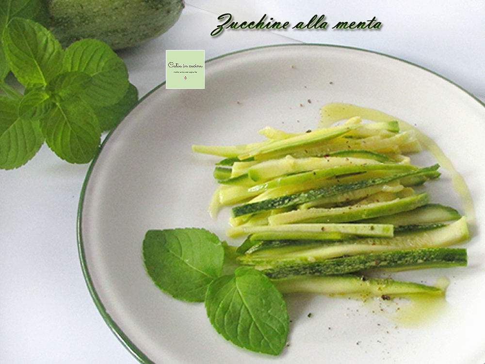 Zucchini mit Minze (roh mariniert)