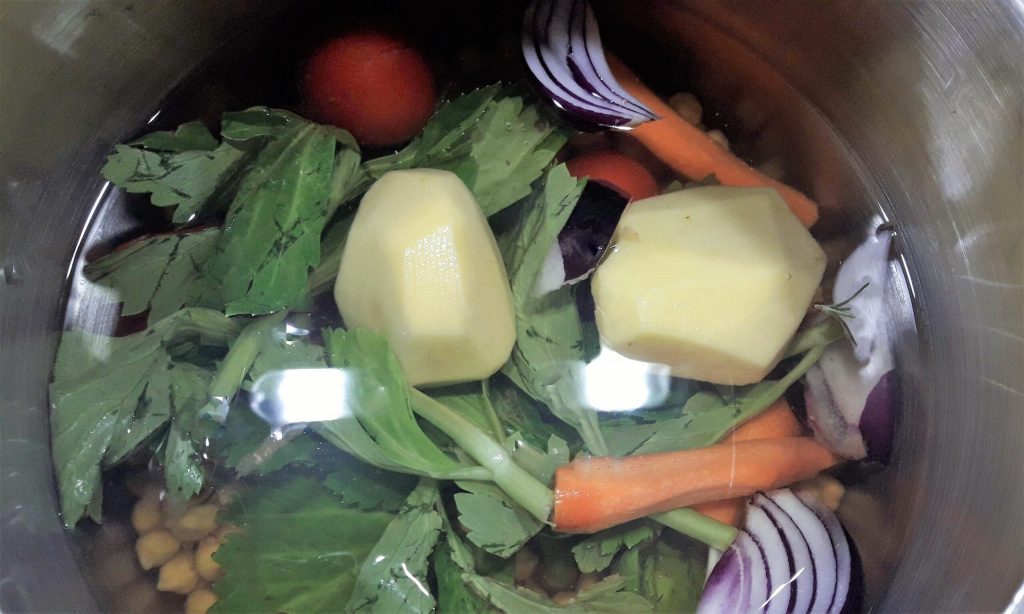 Reis- und Kichererbsensuppe auf Syrakuser Art