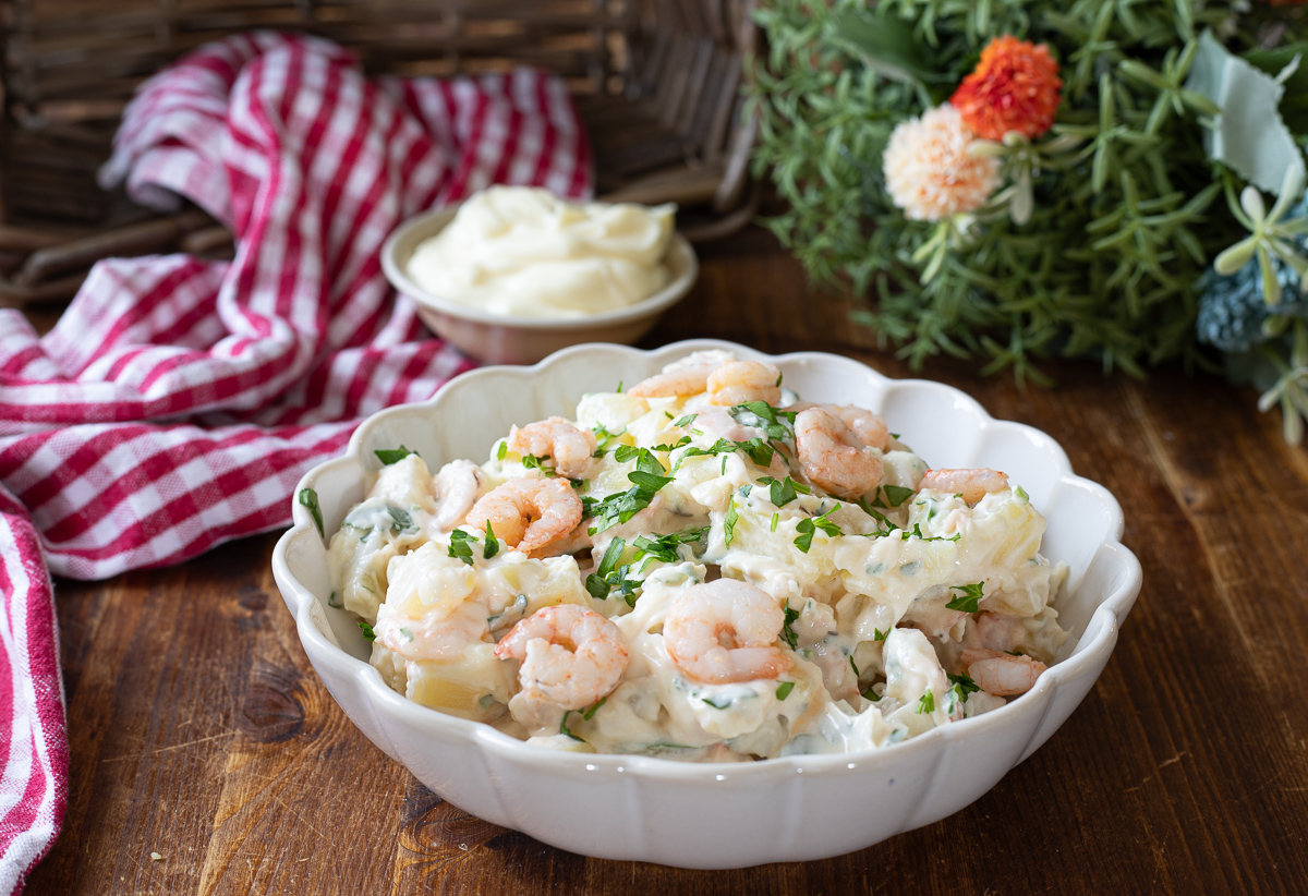 Kartoffel-Garnelen-Salat mit Mayonnaise