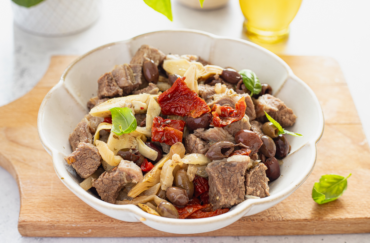 Mediterraner kalter Fleischsalat