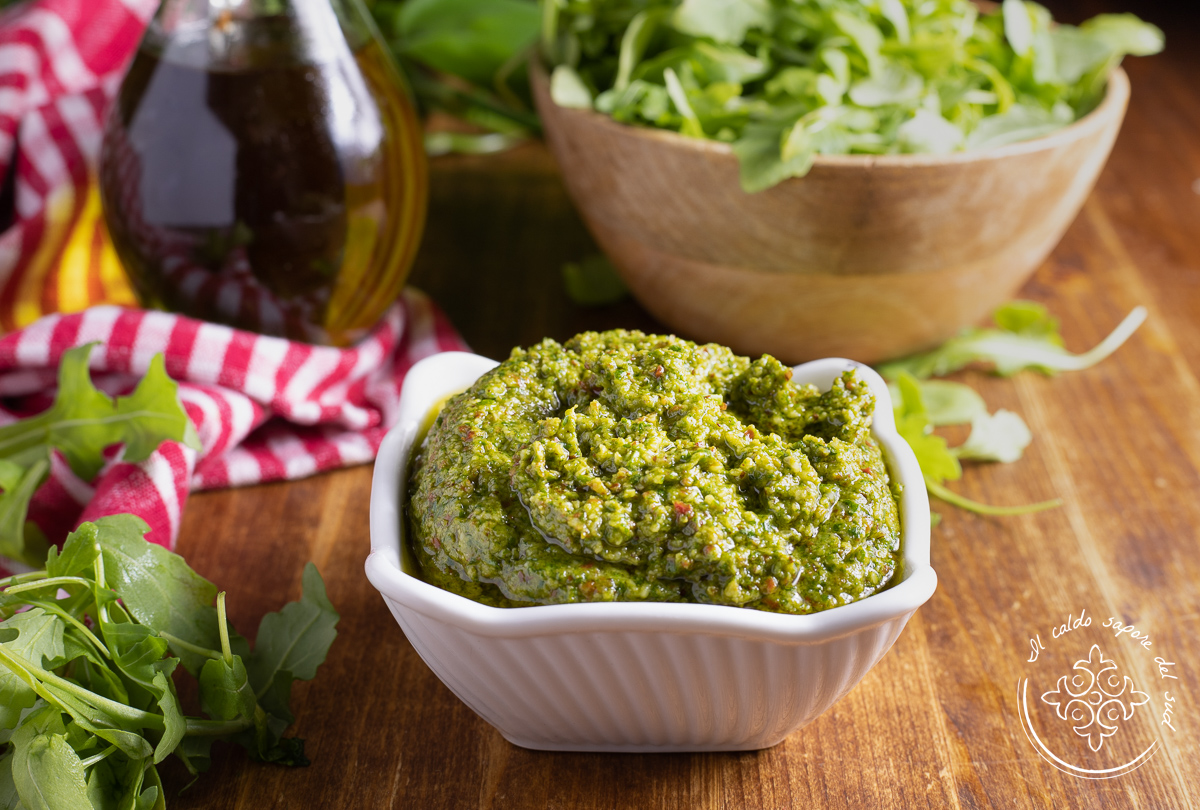 Pesto aus Rucola und Mandeln