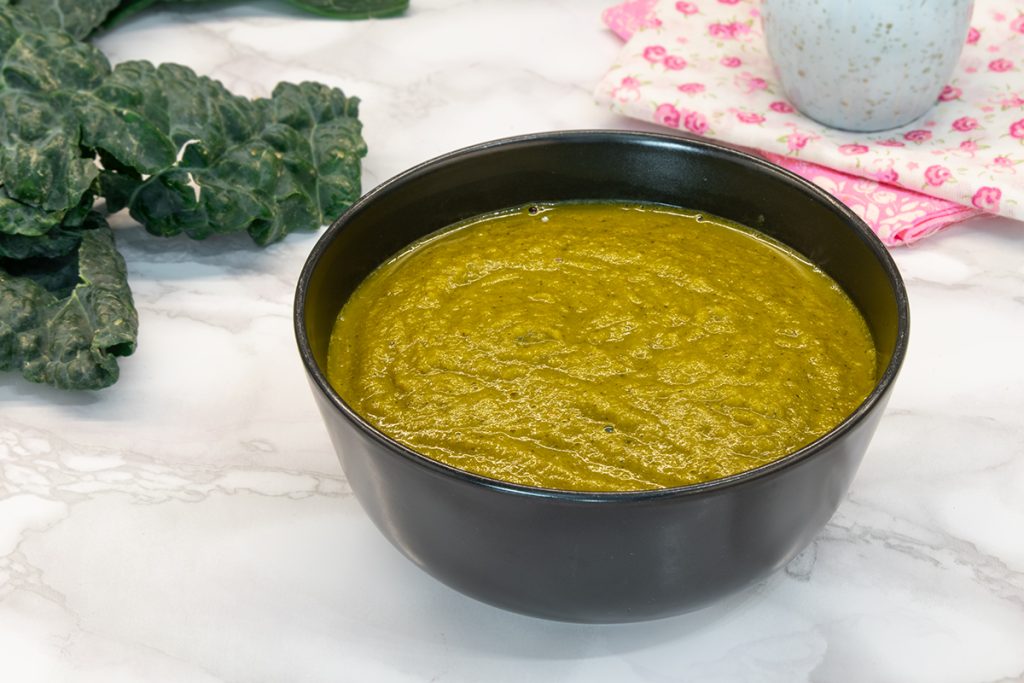 Karotten- und Schwarzkohlcremesuppe