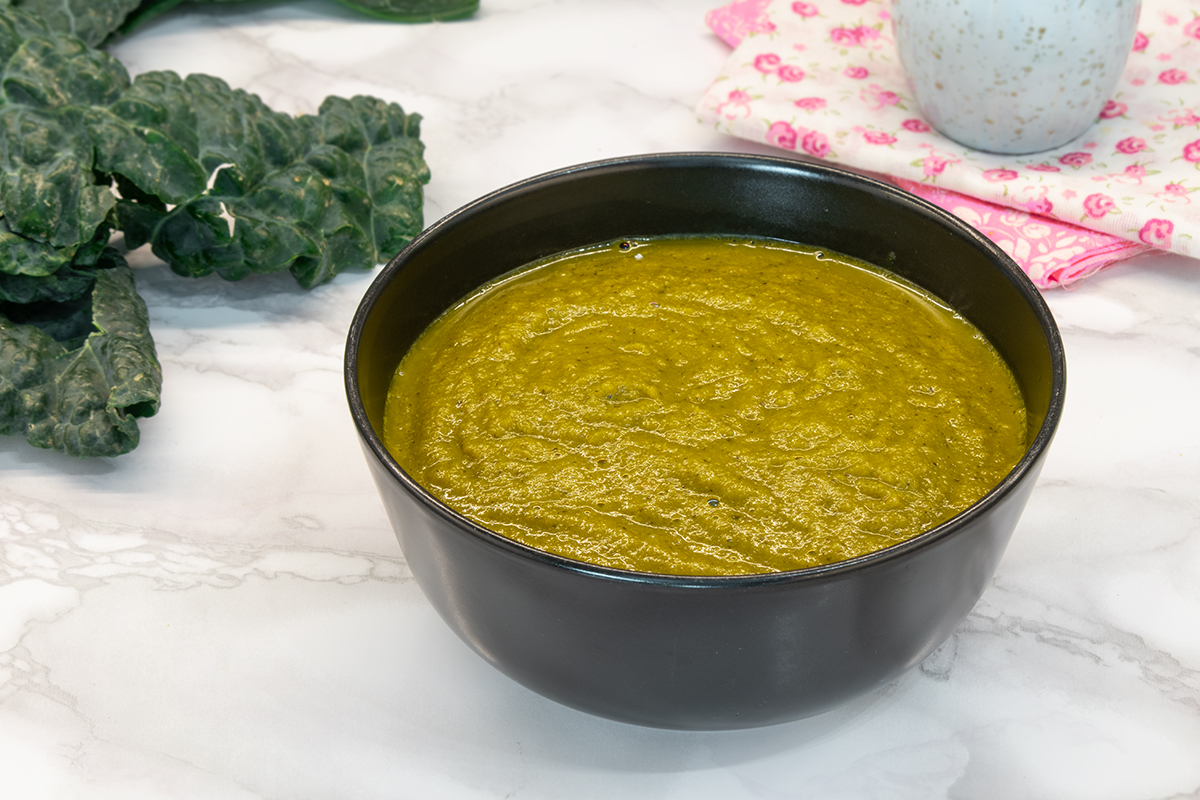 Karotten- und Schwarzkohlcremesuppe