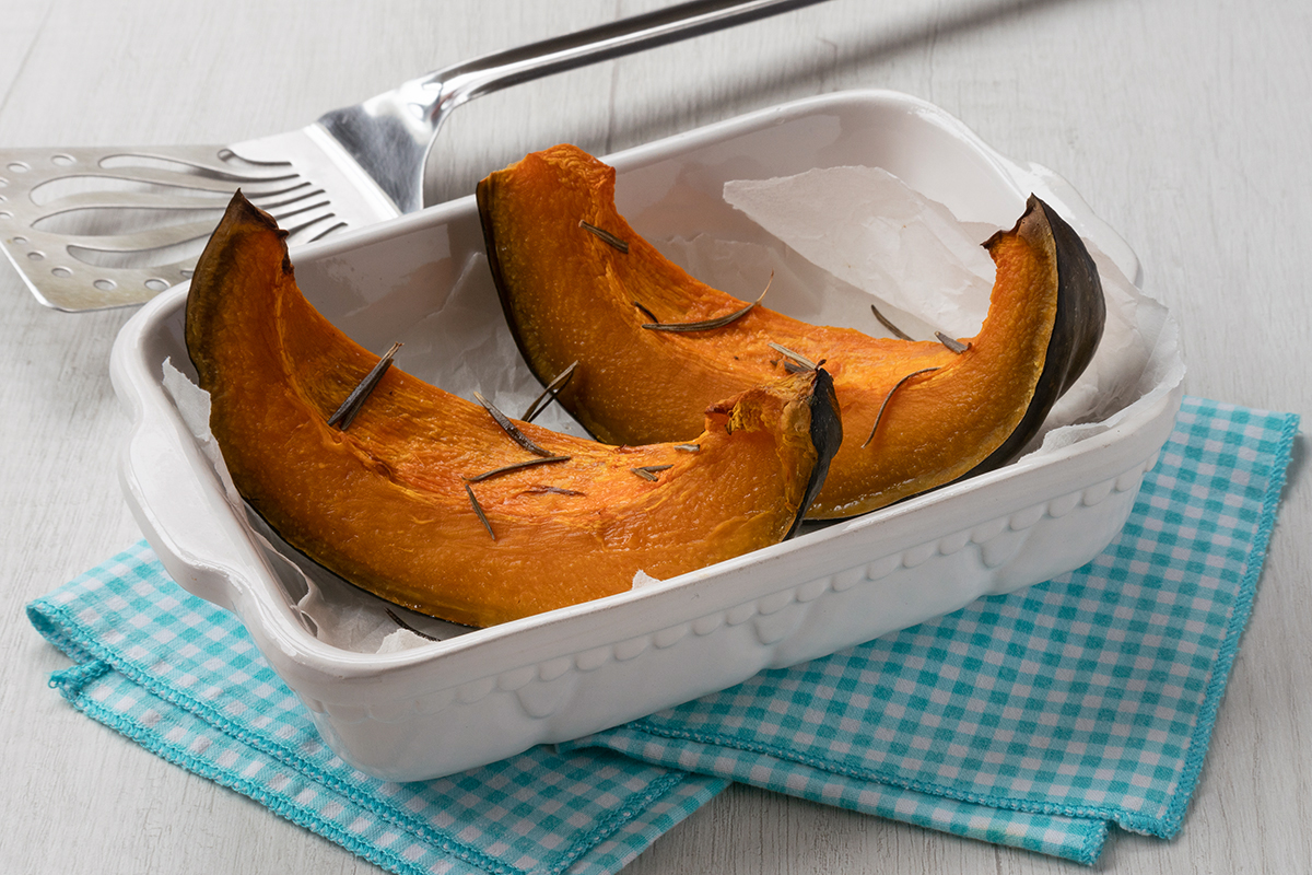 Kürbis im Ofen mit Rosmarin