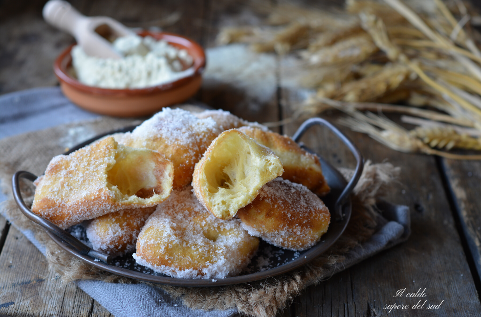 Sizilianische frittierte Brotteigstücke