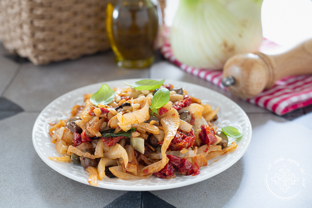 Mediterraner Fenchel in der Pfanne