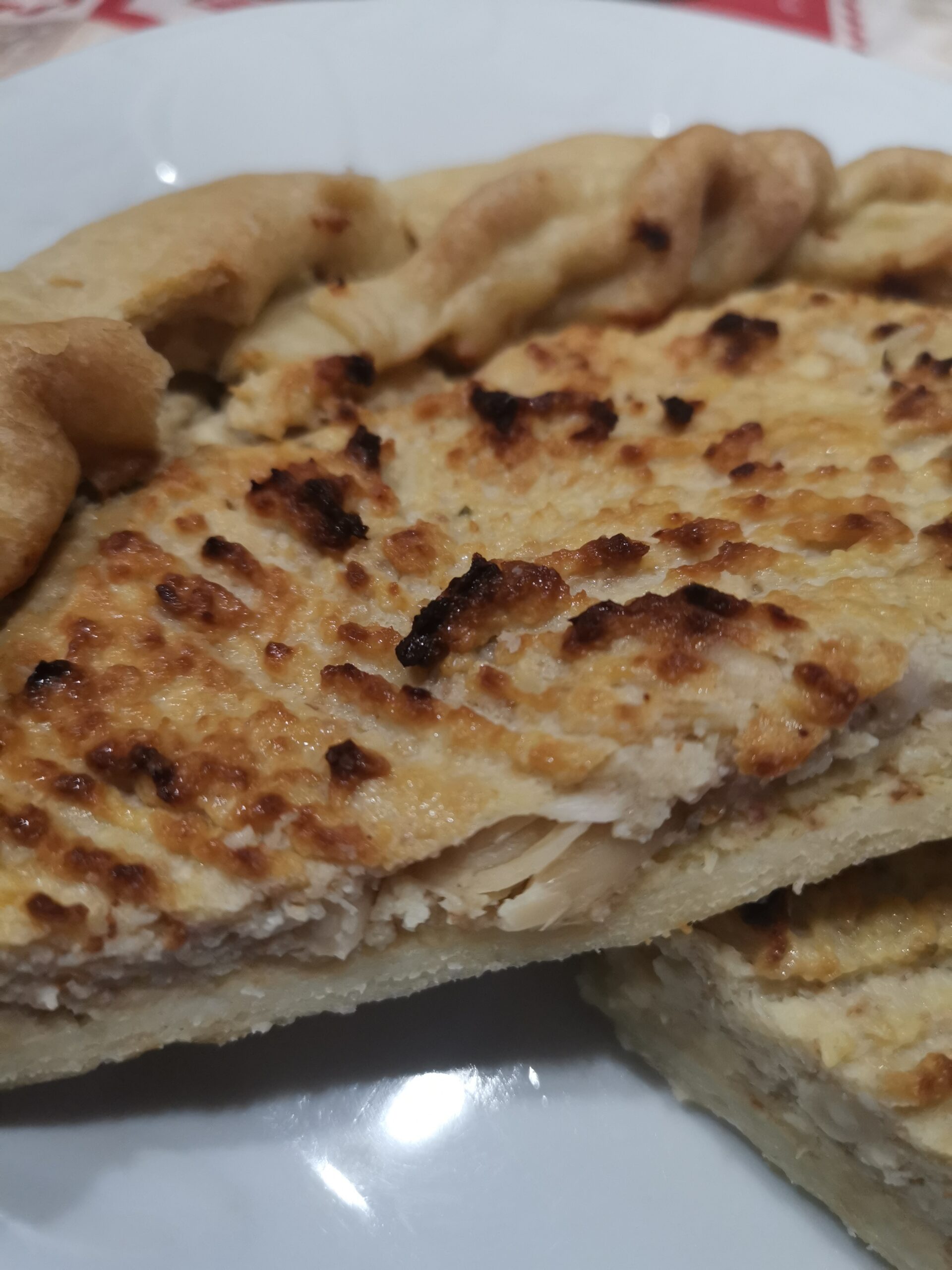 Herzhafter Kuchen mit Fenchel, Schinken, Ricotta und Pecorino