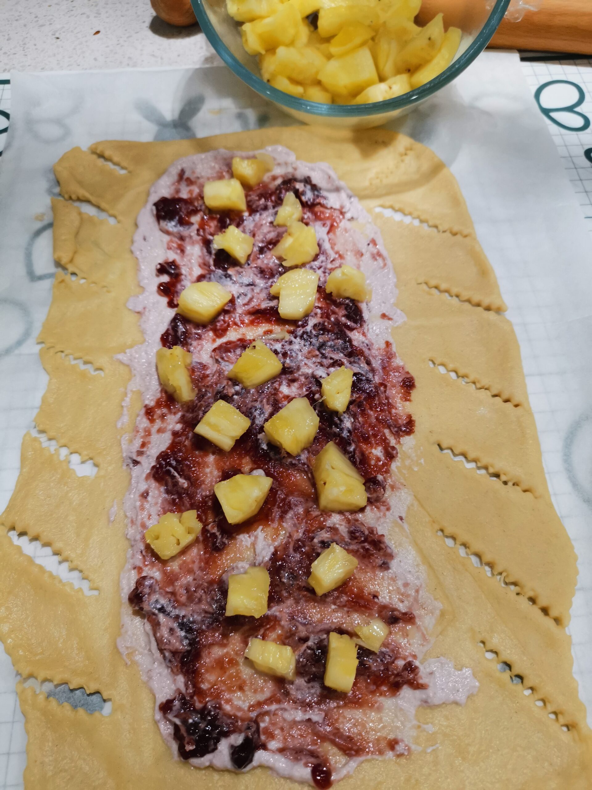 Ananas-Marmelade-Mürbteigzopf