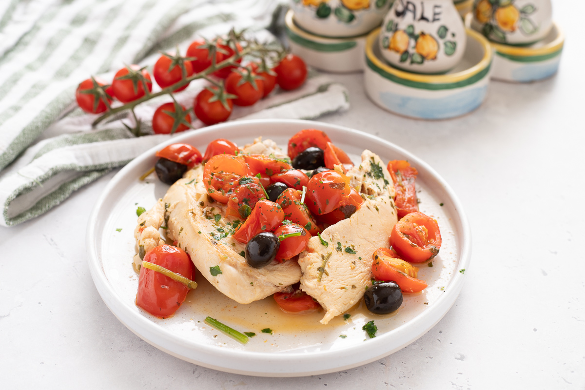 Hähnchenbrust mit Kirschtomaten und Oliven