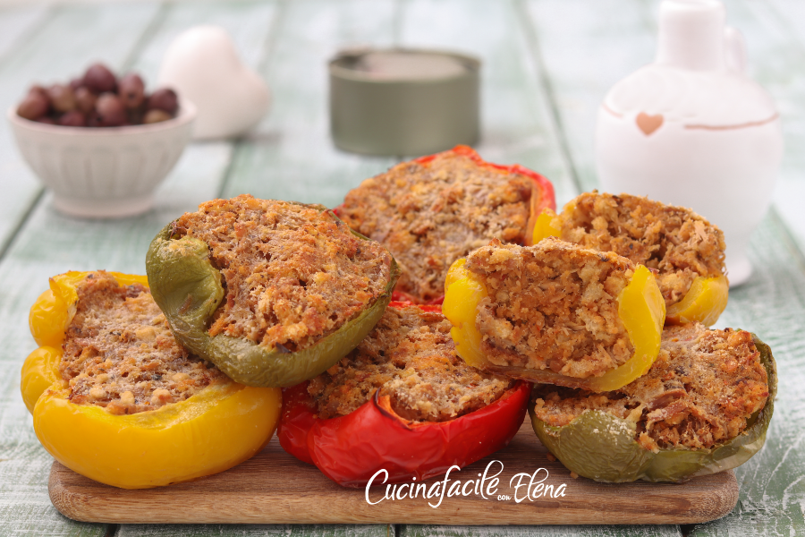 Mit Thunfisch gefüllte Paprika