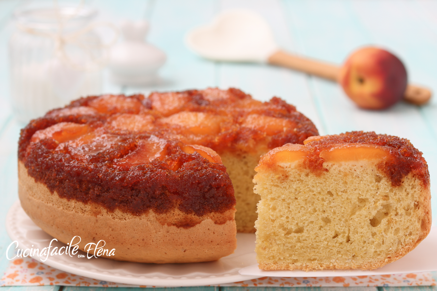 Pfirsich-Umgedrehter Kuchen