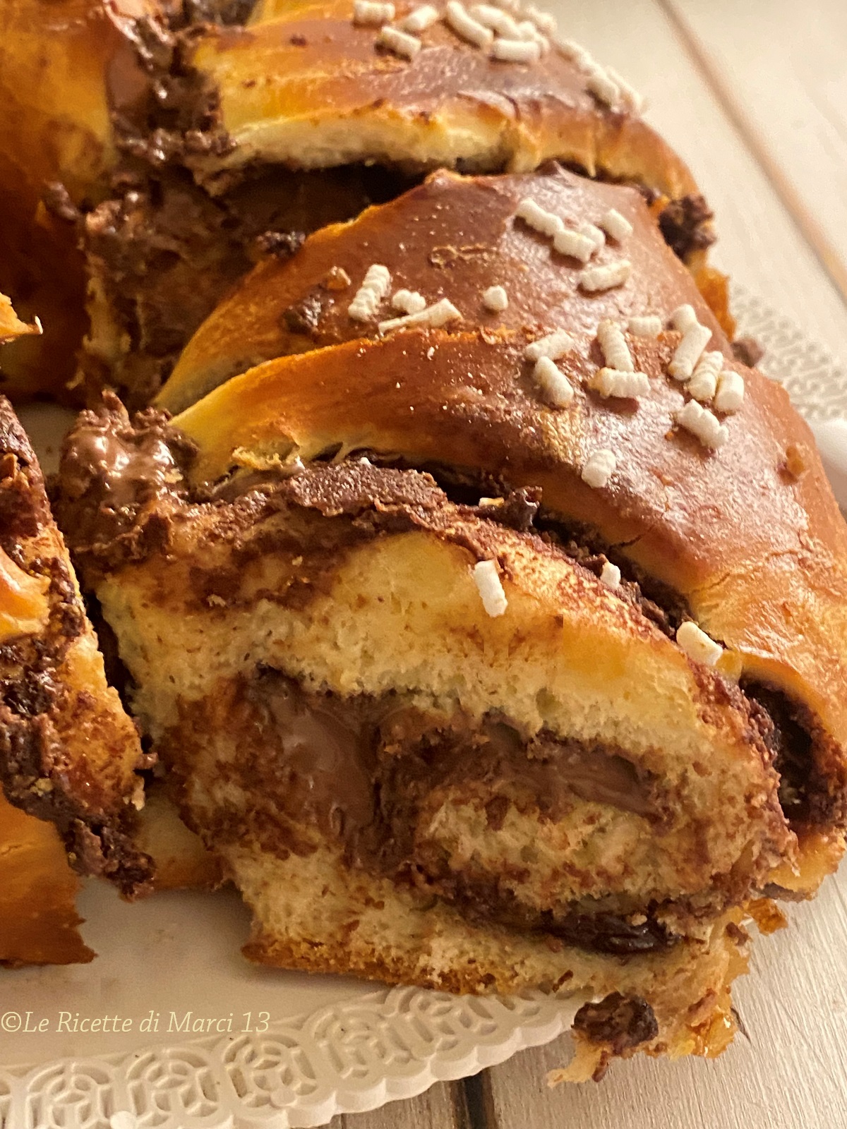 Weiche Brioche mit Nutella-Füllung
