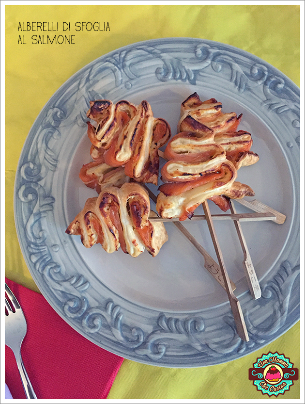 Blätterteigbäumchen mit Lachs