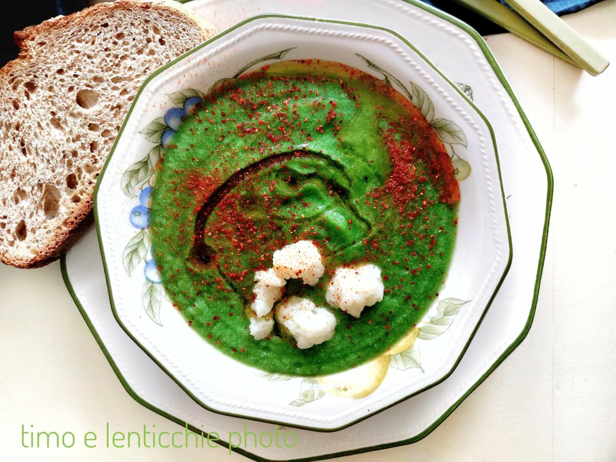 Cremesuppe aus Blumenkohl und Spinat – cremig und würzig