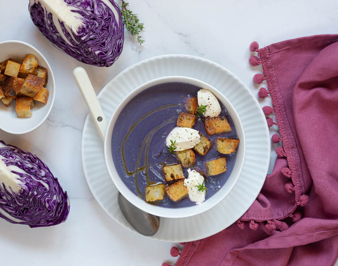 Cremesuppe aus Rotkohl