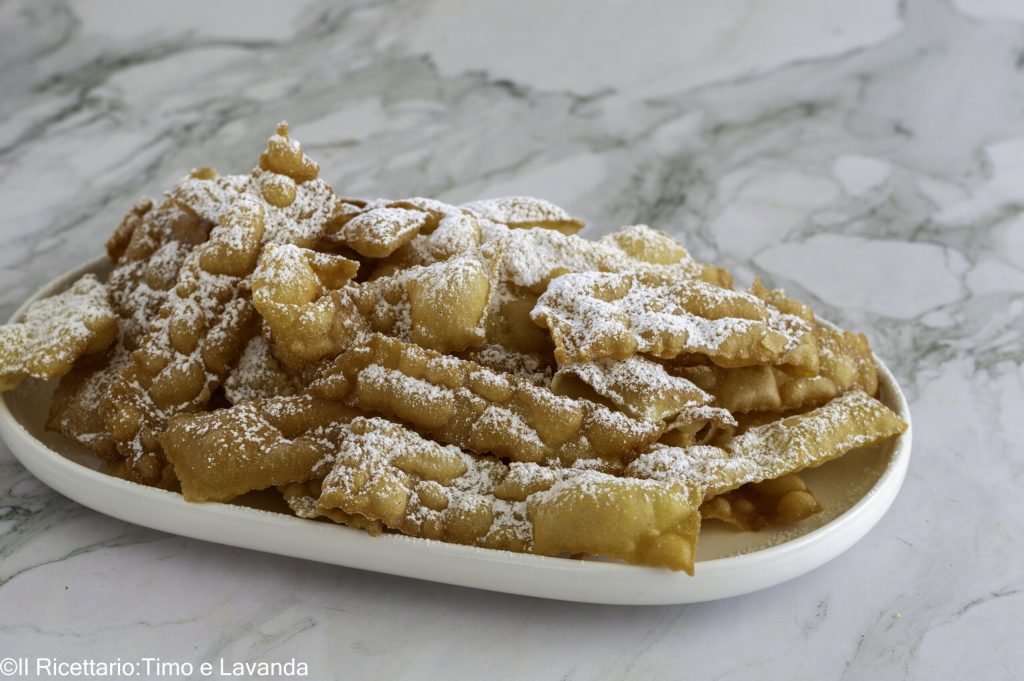 glutenfreie Chiacchiere mit natürlichen Mehlen