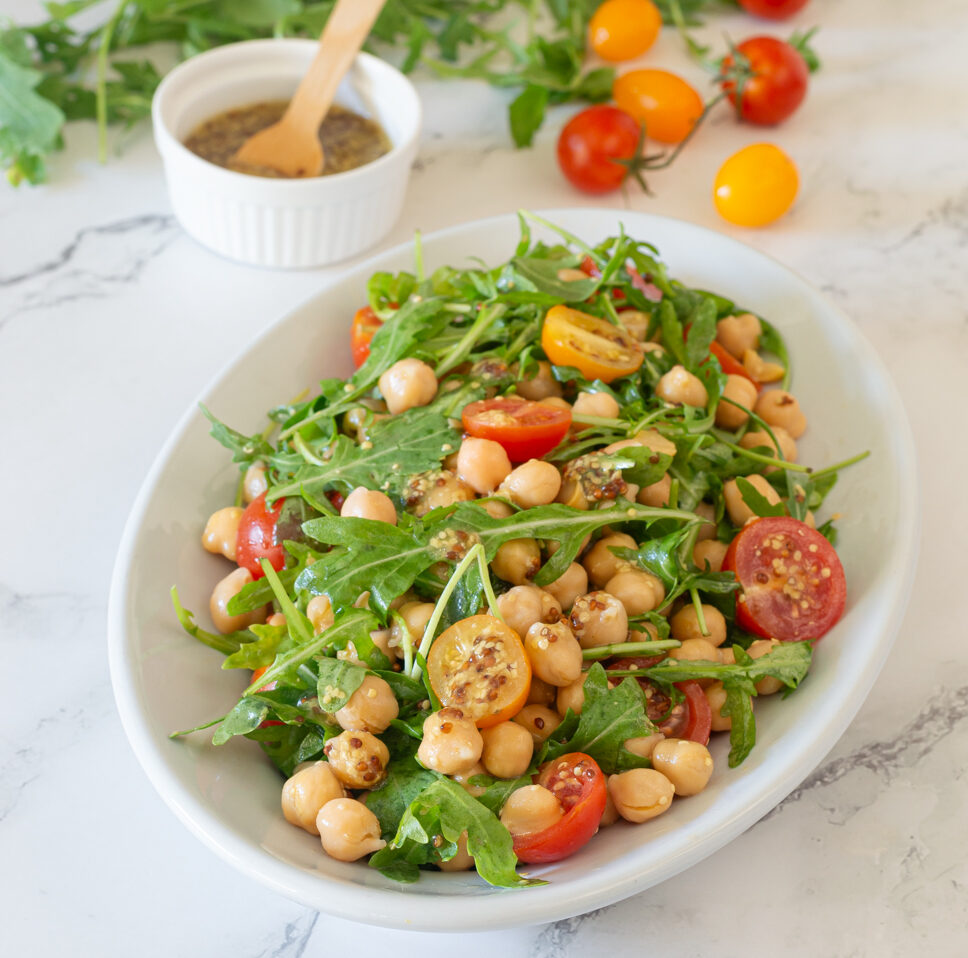 Kichererbsen-Salat mit Rucola und Kirschtomaten