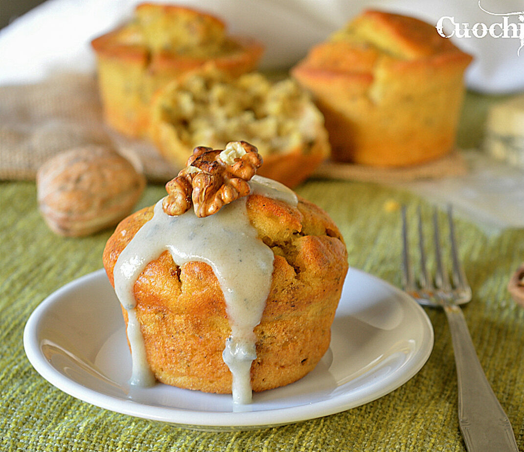Gorgonzola-Muffins mit Birne und Walnüssen