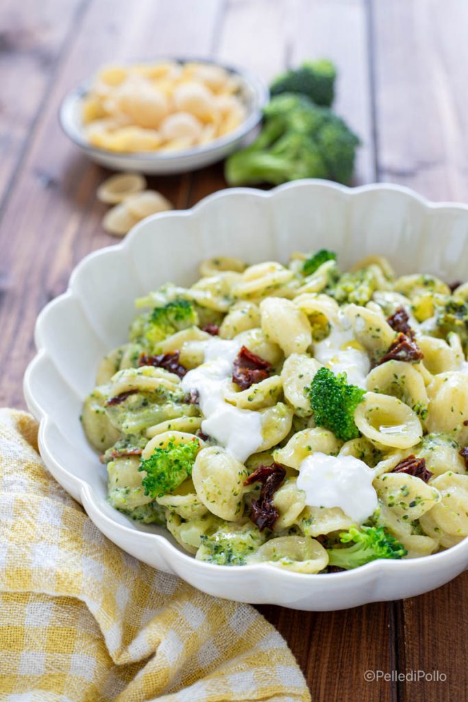 pasta mit Brokkoli und Burrata