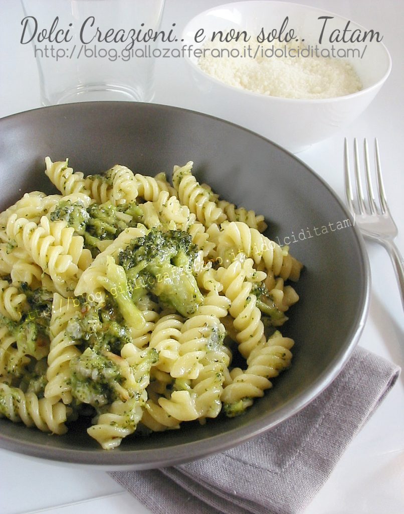 Pasta mit Brokkoli und Gorgonzola