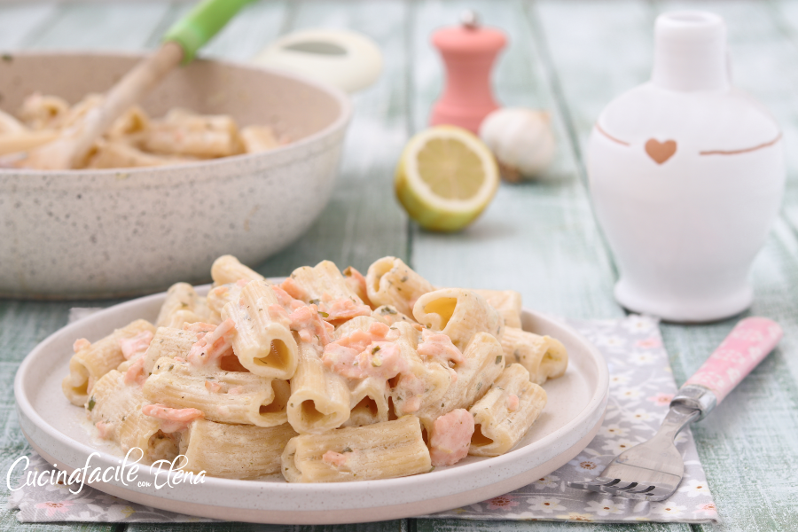 Cremige Pasta mit Lachs und Zitrone