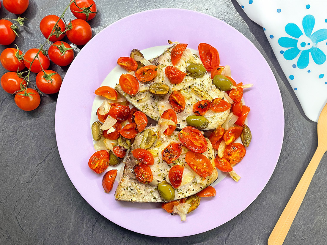 Schwertfisch mit Kirschtomaten in der Heißluftfritteuse