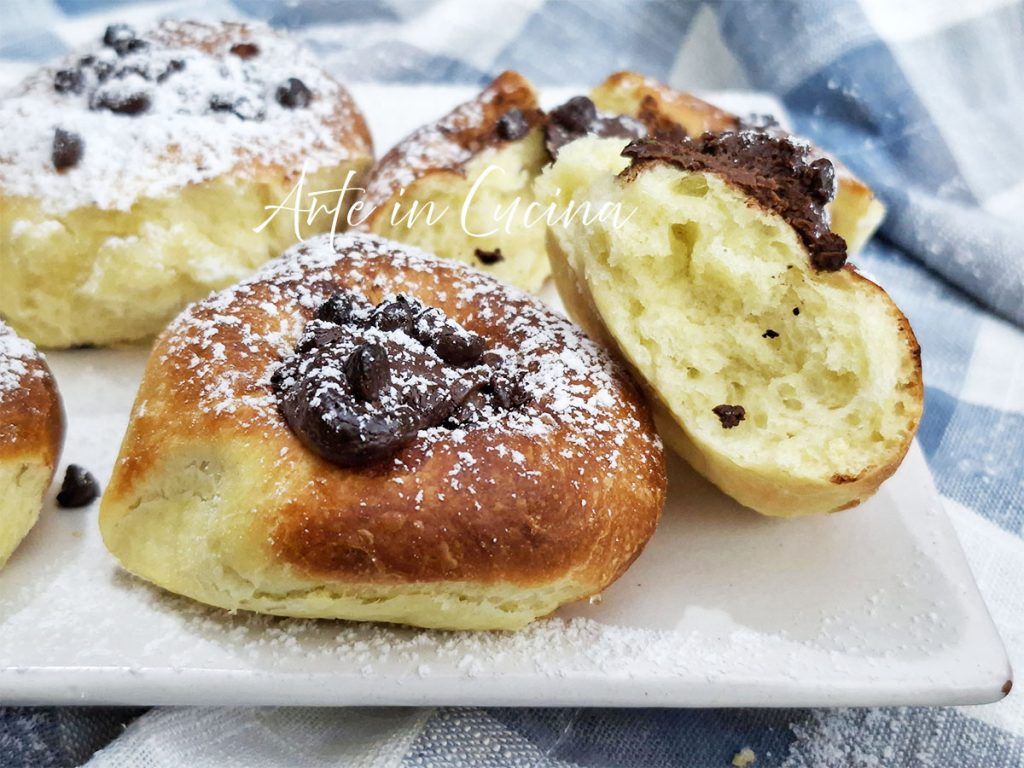 WEICHE BRIOCHE GEFÜLLT mit Nutella