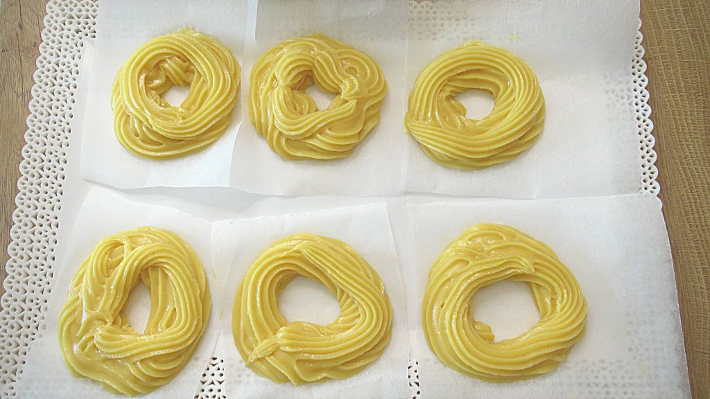 San Giuseppe Krapfen bereit zum Frittieren