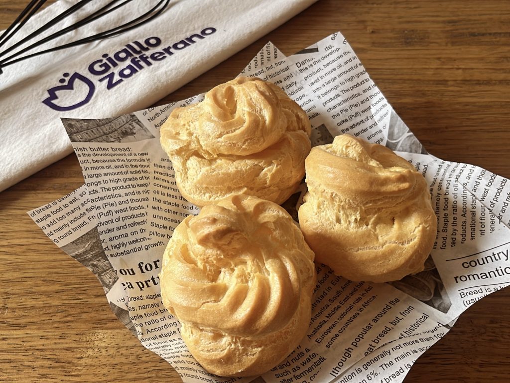 Im Ofen gebackene, luftige und goldbraune Zeppole