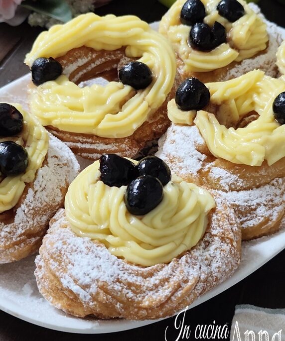Frittierte Zeppole zum Fest des Heiligen Josef