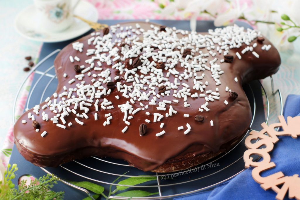 Colomba-Kuchen mit Kaffee und Schokoladenüberzug, Ostergebäck von i pasticcini di Nina