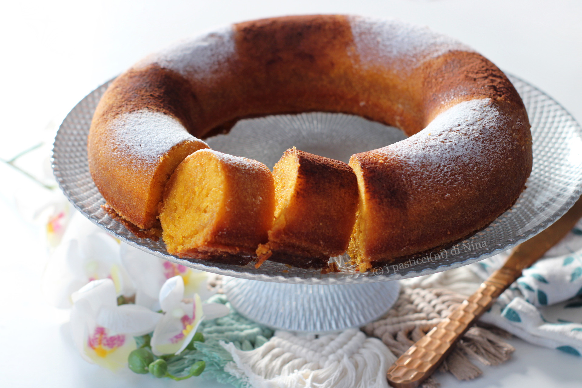 Gugelhupf mit gekochten Karotten